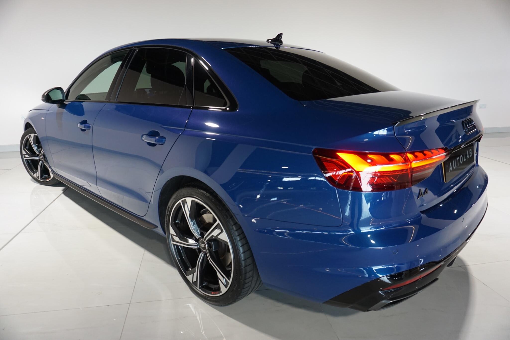 Audi A4 2.0 TDI 40 Black Edition Saloon 4dr Diesel S Tronic quattro Euro 6 (s/s) (204 ps)